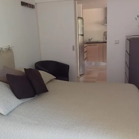 Luxe Les Jardins Du Cap Apartment